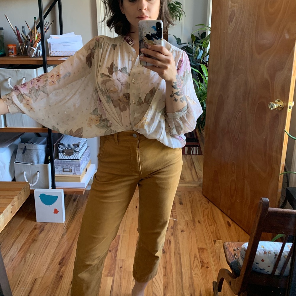 Gorgeous & light vintage blouse